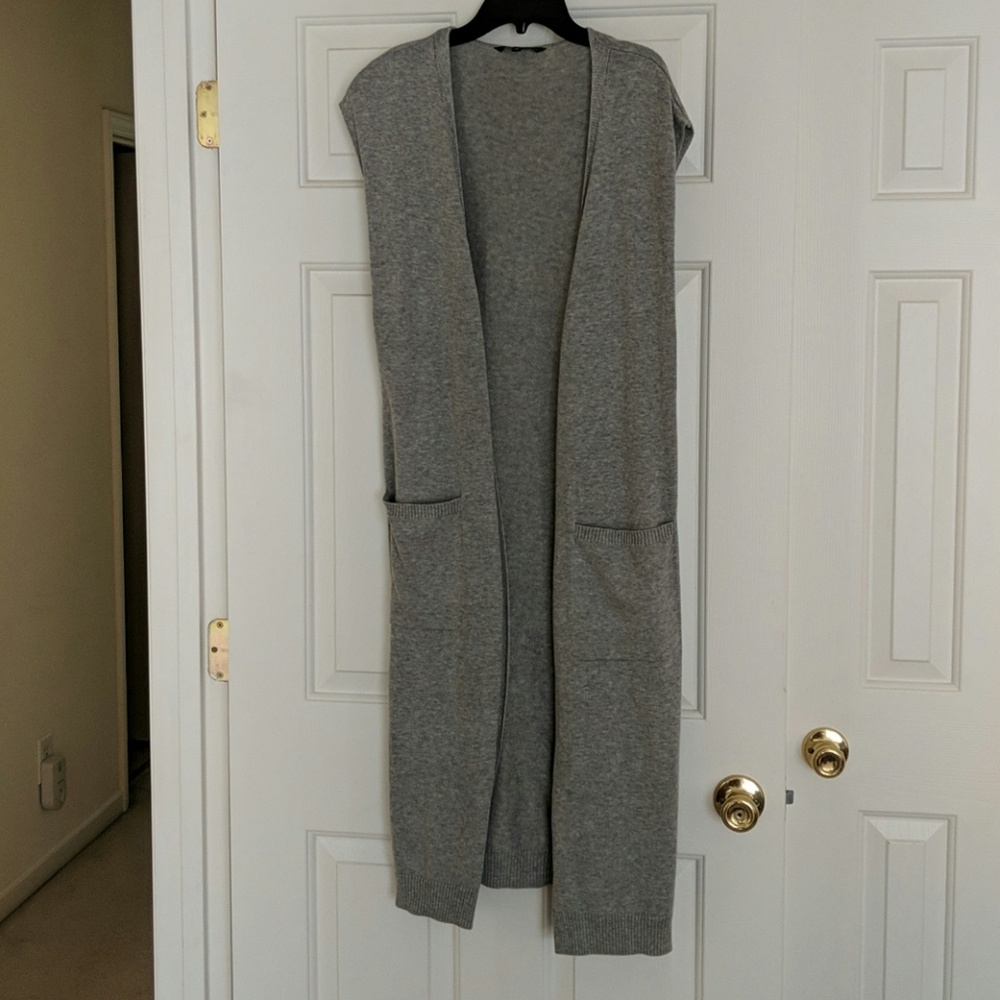 Hannah sleeveless pull over